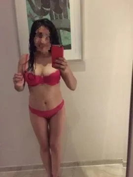 Photo 1 from listing “Alondra”, age 35