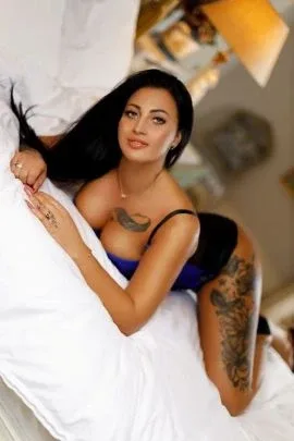 Photo 1 from listing “Mistress Roberta”, age 31