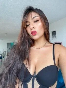 Photo 1 from listing “Sarah”, age 24