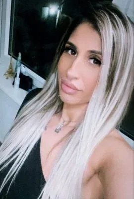 Photo 1 from listing “Anna”, age 28