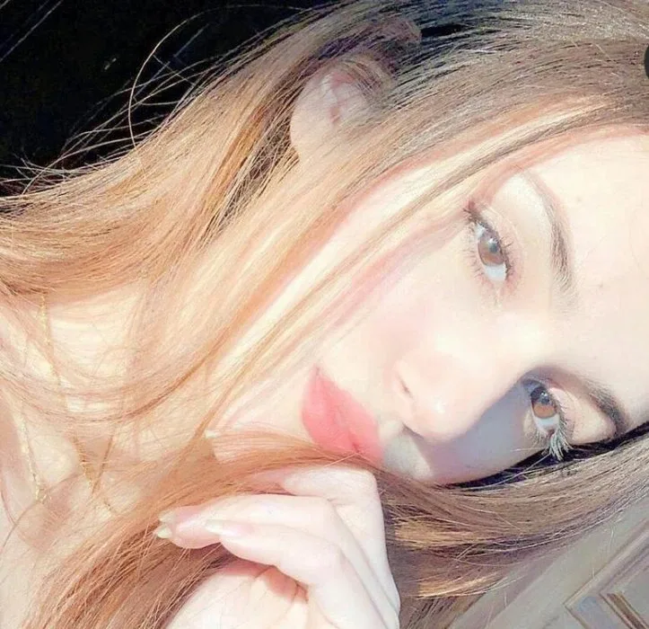 Photo 1 from listing “Sabrina”, age 23