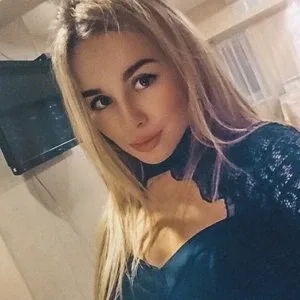 Photo 1 from listing “Lina”, age 23