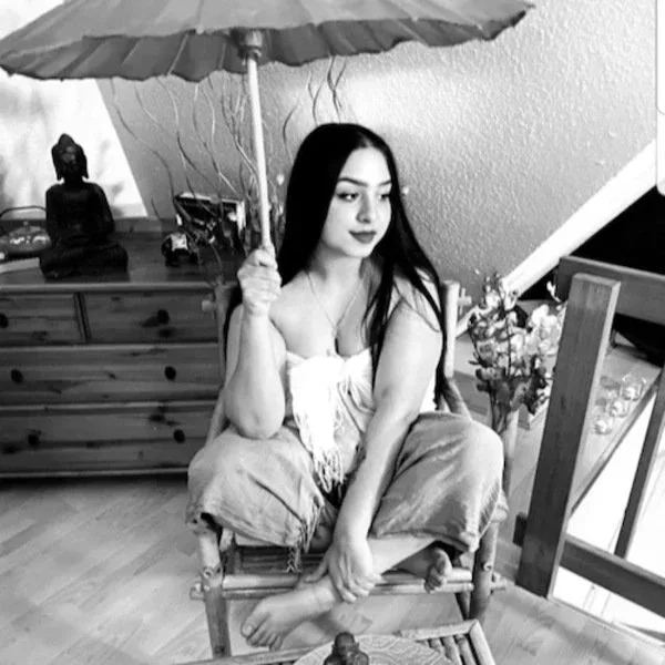 Photo 1 from listing “LUNA”, age 24