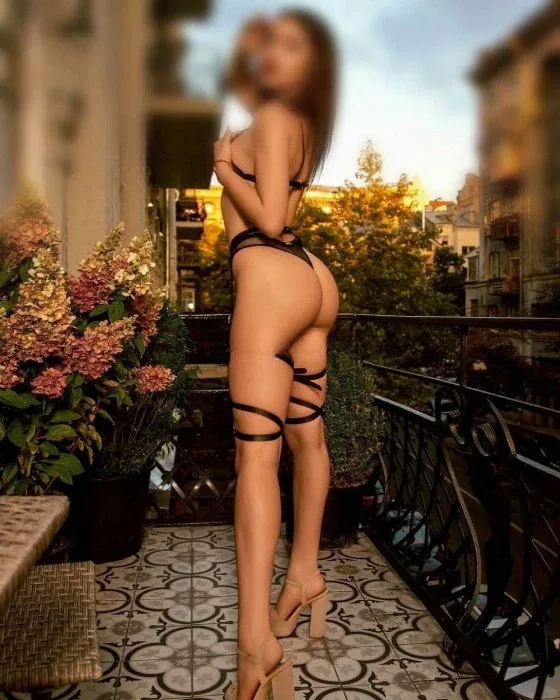 Photo 1 from listing “Valentina”, age 21