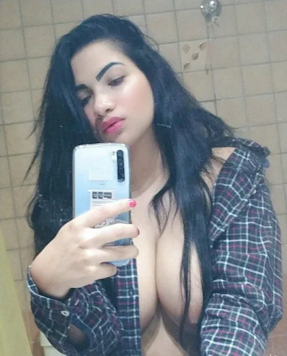 Photo 1 from listing “Sarina”, age 25