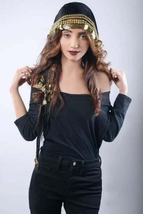Photo 1 from listing “Alvisha”, age 25