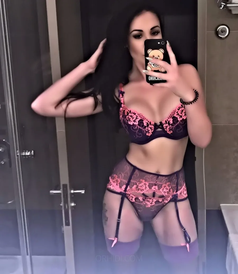 Photo 1 from listing “LOLA-LILY”, age 27