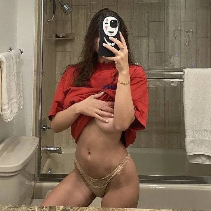 Photo 1 from listing “Amanda”, age 26