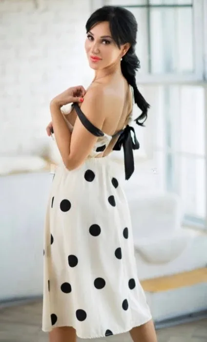 Photo 1 from listing “Monica”, age 37