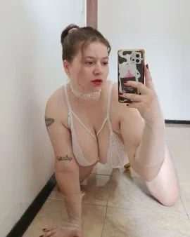 Photo from listing “Juli”, age 25