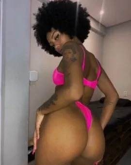 Photo from listing “Majú Oliveira”, age 31