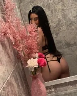 Photo from listing “Topescortbabes”