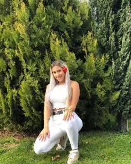 Photo from listing “Abril”, age 29
