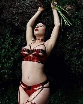 Photo from listing “Elettra Arazatah”, age 28