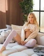 Photo from listing “VICTORIA”, age 25