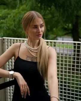 Photo from listing “Eliza”, age 21