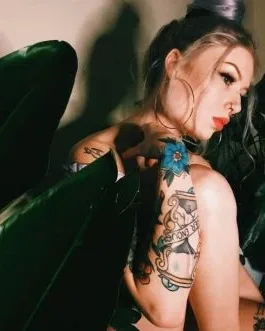 Photo from listing “xoxo”, age 26