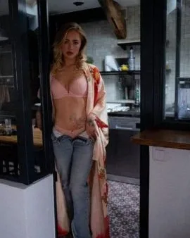 Photo from listing “Adriana”, age 26