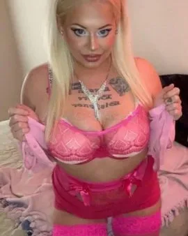 Photo from listing “Alexa”, age 35