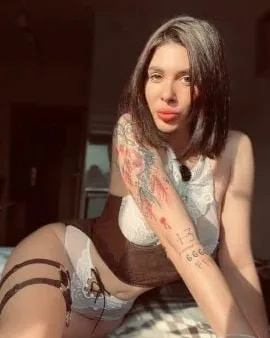 Photo from listing “Viola”, age 25
