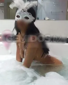 Photo from listing “Flávia Oliveira”, age 24