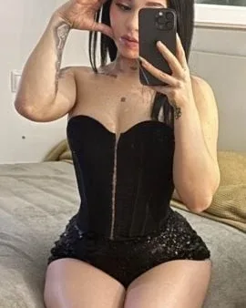 Photo from listing “Emma”, age 25