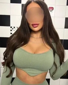 Photo from listing “Noémie”, age 24