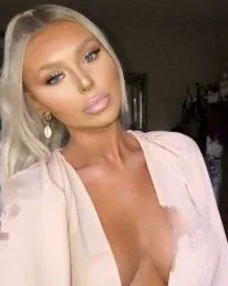 Photo from listing “Amyyra”, age 27