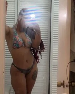 Photo from listing “Lucia”, age 28