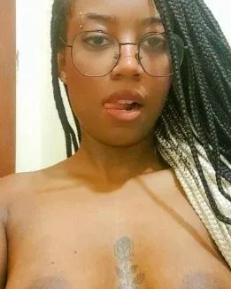 Photo from listing “Amanda Silva”, age 25