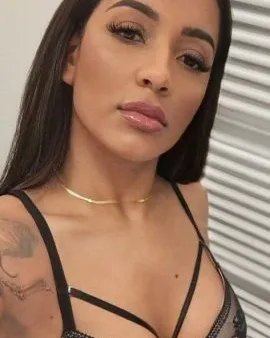 Photo from listing “Raquel”, age 32