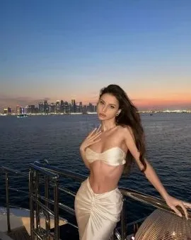 Photo from listing “babygirlangelina69”, age 28