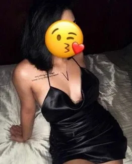 Photo from listing “Larissa Prata”, age 22