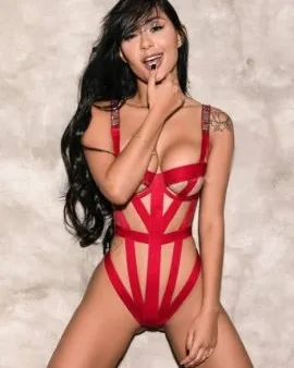 Photo from listing “Mia”, age 27