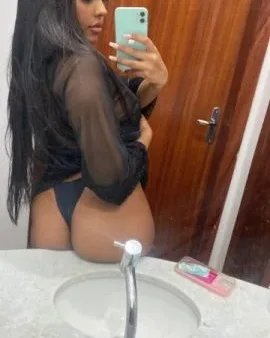 Photo from listing “Nicole Moreira”