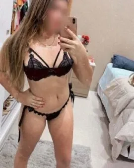 Photo from listing “Leandra Moura”