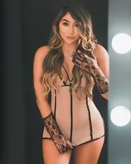 Photo from listing “Sophie”, age 26