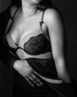 Photo from listing “Nefertiti Jones”, age 36