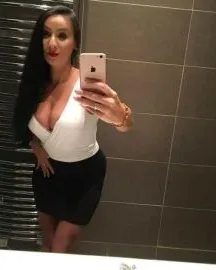 Photo from listing “Amanda”, age 32