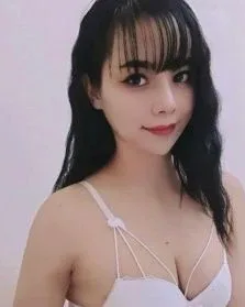 Photo from listing “Alice”, age 28