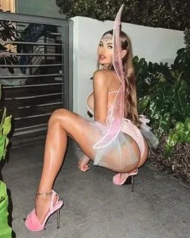 Photo from listing “Vivi”, age 27