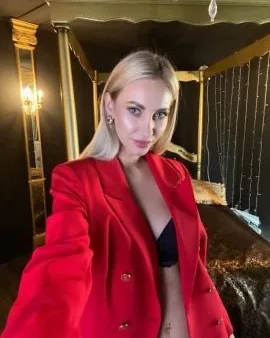 Photo from listing “Giulia”, age 26