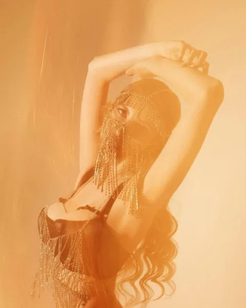 Photo from listing “Mia”, age 23