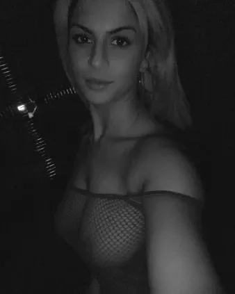 Photo from listing “Jasmin Bei Mona Roses”, age 25