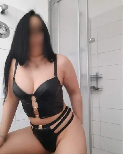 Photo from listing “Neu! Larissa”, age 20