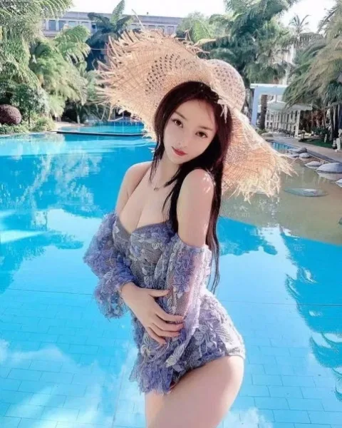 Photo from listing “Yanxiang”, age 25