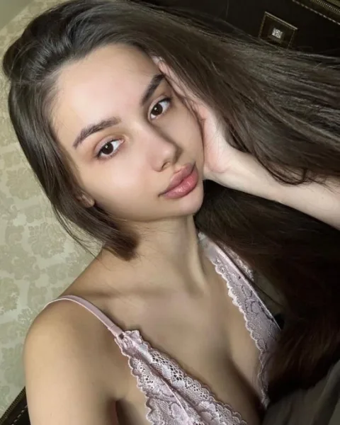 Photo from listing “Isla”, age 20