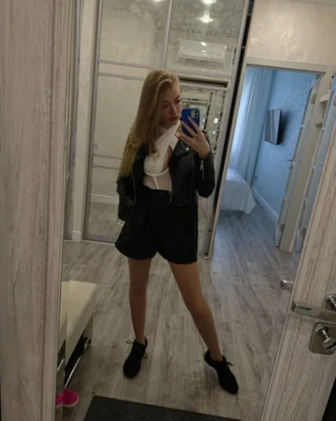 Photo from listing “Susanna”, age 23