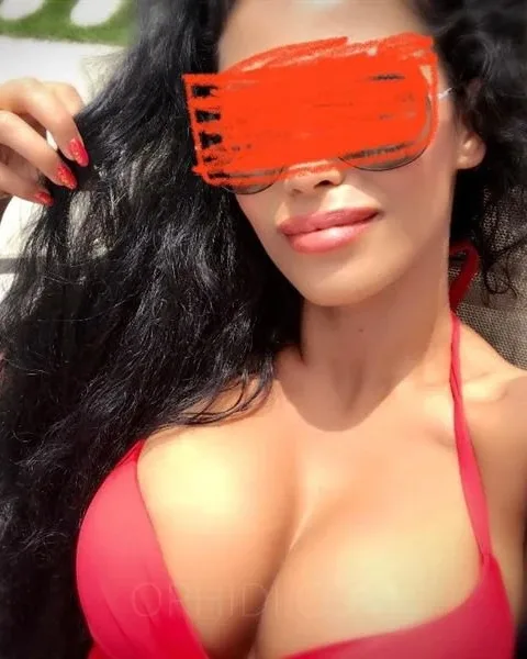 Photo from listing “Chiela”, age 18