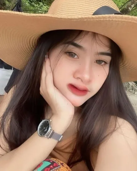 Photo from listing “Naila”, age 23